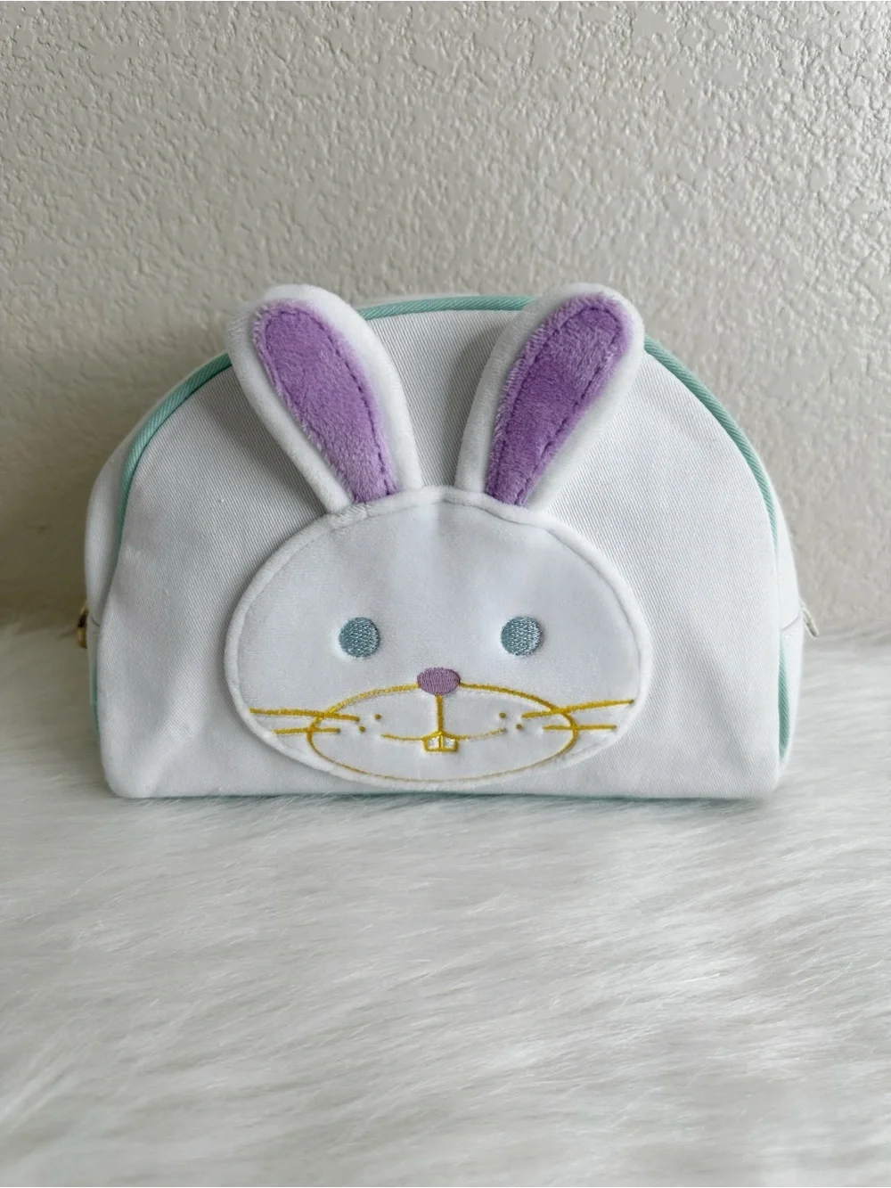 NWOT Bvlgari Petits Et Mamans White Bunny Zipper Top Cosmetic Bag